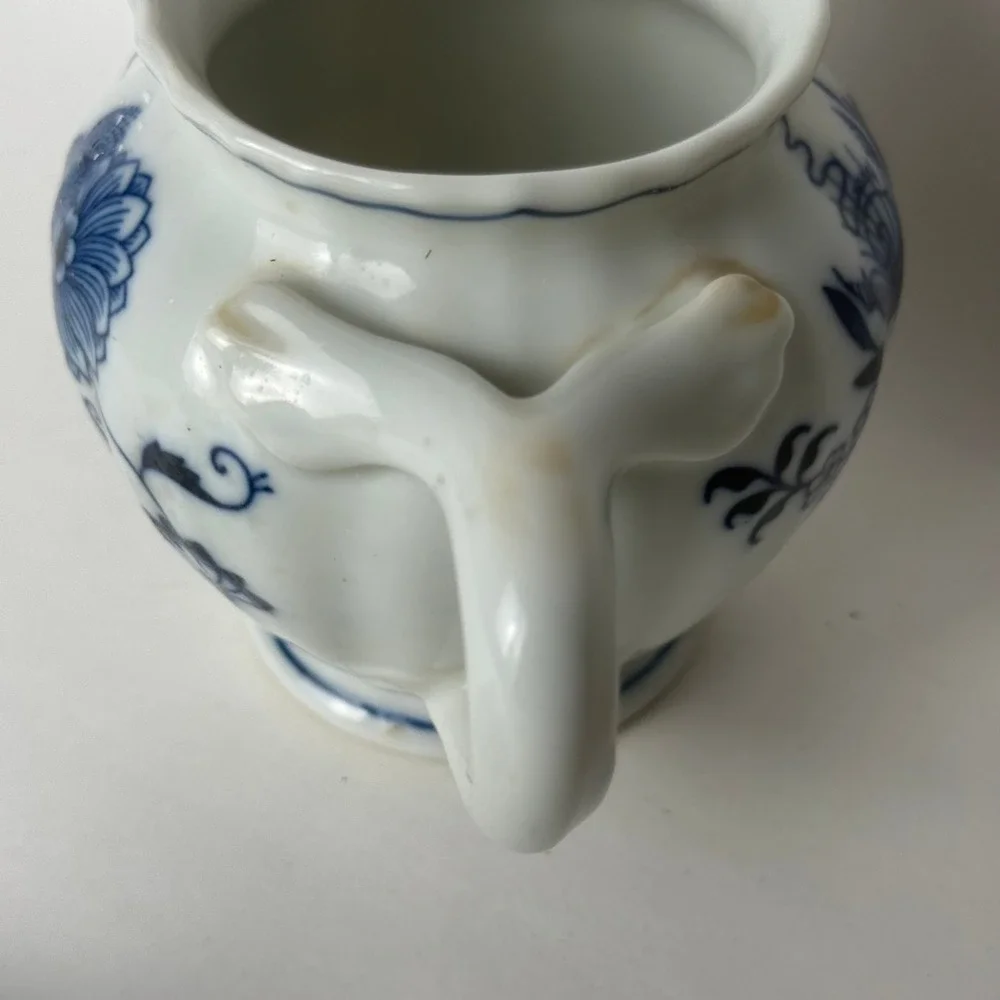 Blue‎ Danube Creamer and Sugar Bowl Lid Set Blue White Floral Onion Pattern